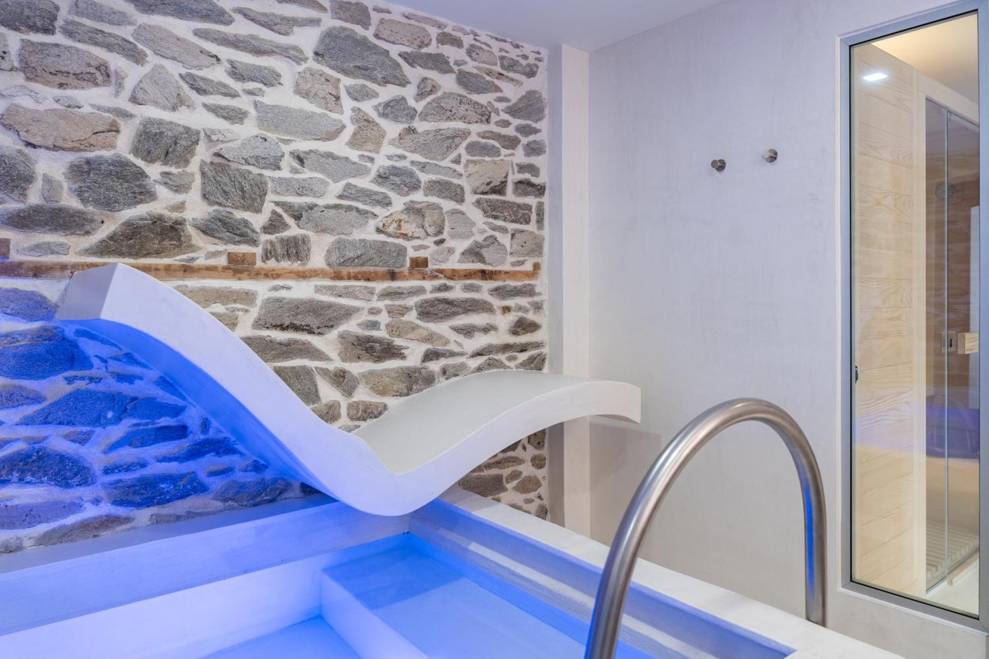PomeGranate Suites Kavala Exterior foto