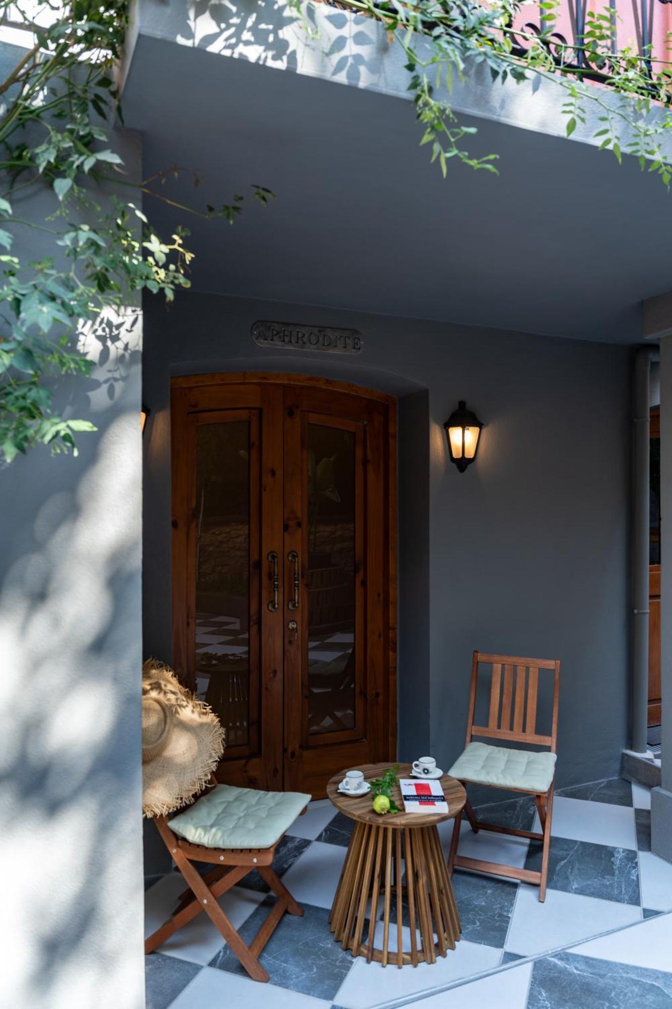 PomeGranate Suites Kavala Exterior foto