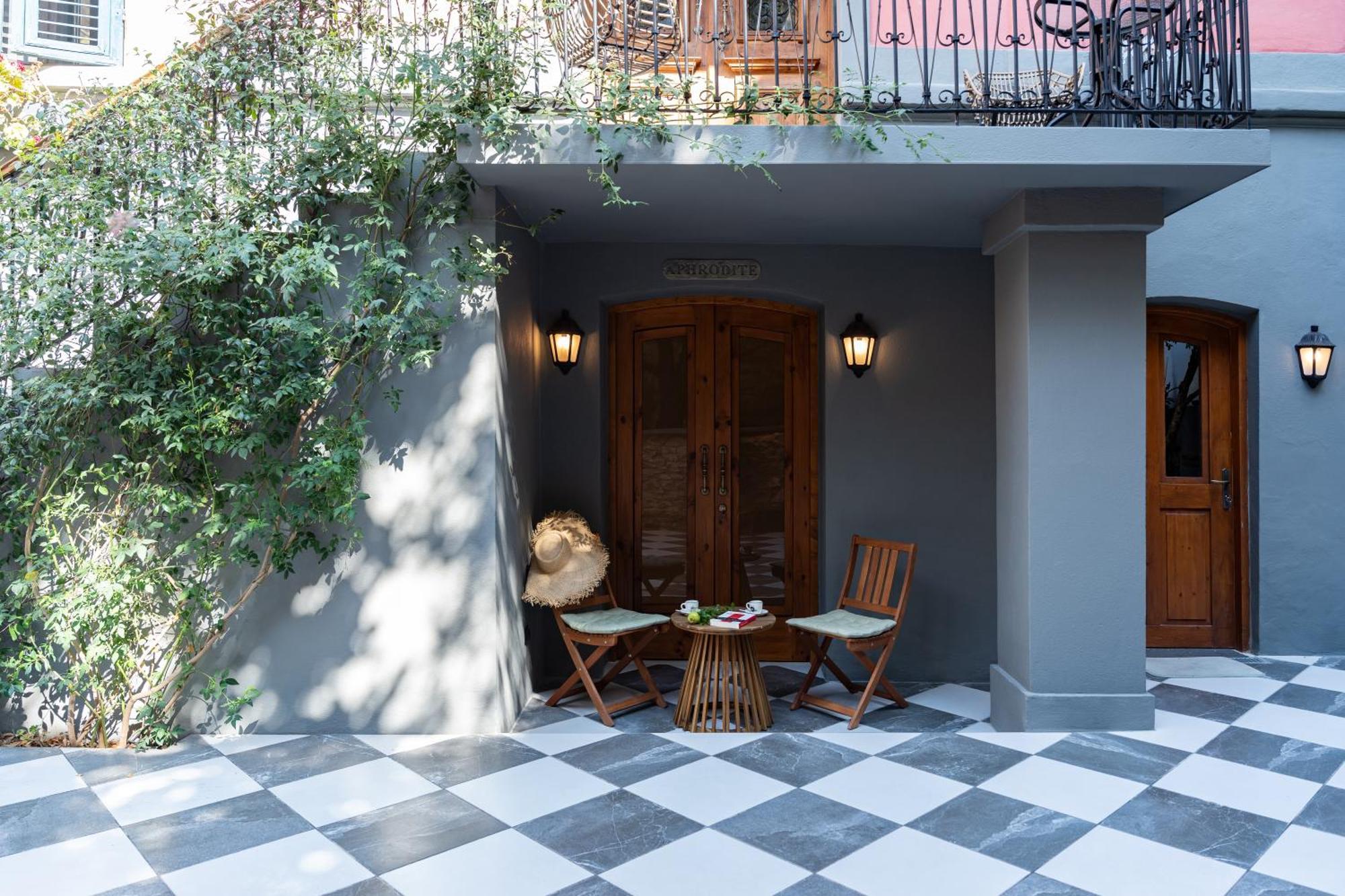 PomeGranate Suites Kavala Exterior foto